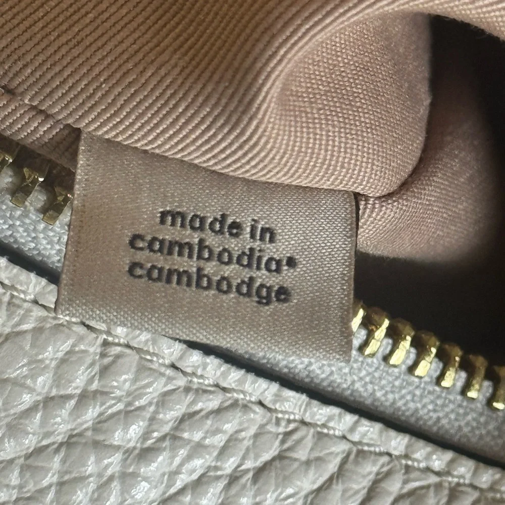 Coach Edi 31 Pebble, Leather Shoulder Bag Chalk/Tan – Authentic -